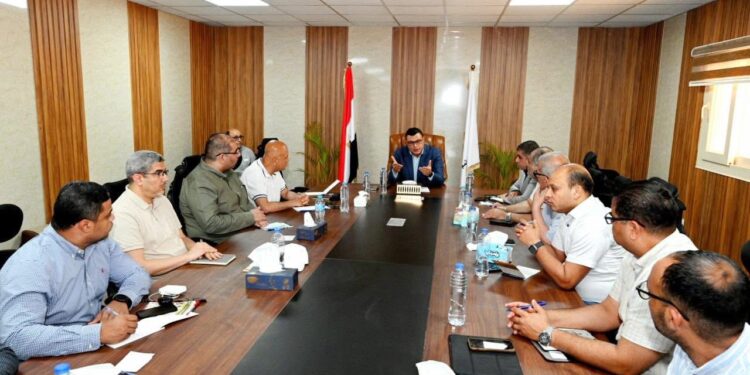 خلال جولة تفقدية.. وزير الإسكان يتابع تنفيذ المشروعات التنموية بالساحل الشمالى الغربي