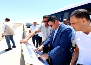 بالصور.. وزير الإسكان يتابع تنفيذ المرحلة العاجلة لمشروع الأراضي البديلة في “شمس الحكمة”