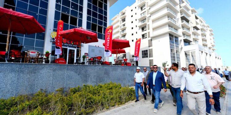 مشروع جاذب للاستثمار.. وزير الإسكان يتفقد كومباوند مزارين بالعلمين الجديدة على مساحة 707 فدان
