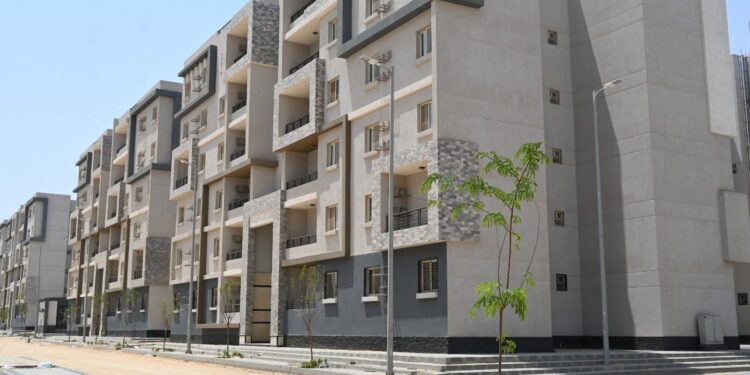 وزير الإسكان يتابع تنفيذ 4761 وحدة ضمن مبادرة “سكن لكل المصريين” بالعاشر من رمضان