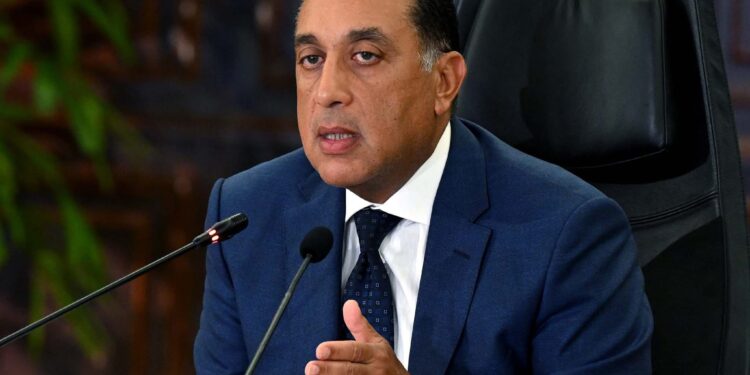 خصومات تصل لـ50%.. رئيس الوزراء يستعرض تقرير من اتحاد الغرف التجارية بشأن خفض الأسعار