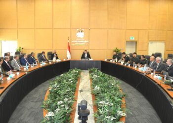 وزير الإسكان يبحث مع وفد الهيئة الهندسية للقوات المسلحة تعزيز التعاون في مشروعات المياه والصرف الصحي