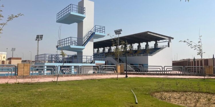 وزير الإسكان يتابع موقف المشروعات السكنية والمرافق والخدمات بمدينة قنا الجديدة