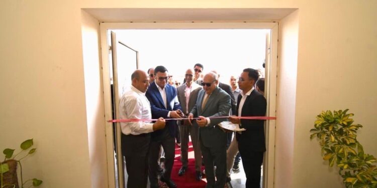 منصة للفنون والمسابقات المجتمعية.. وزير الإسكان يفتتح المركز الثقافي بمدينة القاهرة الجديدة