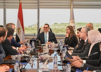 وزير الاستثمار يبحث مع وفد S&P Global مستجدات التصنيف الائتماني وخطط تحفيز الاستثمارات في مصر