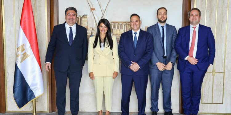 المشاط: الاقتصاد المصري يحقق نموًا يفوق التوقعات