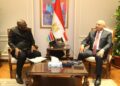 وزير الصناعة والنقل يبحث مع وزير الدفاع الجديد فرص التعاون والدعم الذي يمكن أن تقدمه مصر لقطاعي النقل والبنية التحتية والصناعة