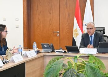 الدكتور سويلم يلتقي مدير البنية التحتية المستدامة ببنك التنمية والإعمار الأوروبي للتباحث حول سُبل تعزيز التعاون بين الوزارة والبنك في مجال المياه