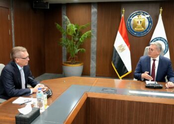 وزير البترول والثروة المعدنية يبحث مع وفد مؤسسة تمويل التنمية الأمريكية (DFC) فرص التعاون في مشروعات الطاقة والبتروكيماويات