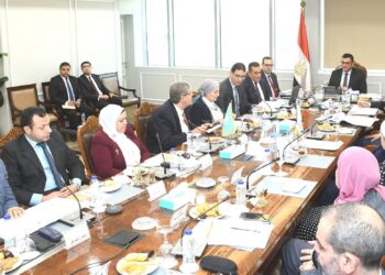 وزير الإسكان يؤكد أهمية وضع ضوابط لمعاملات الهيئة العامة للتنمية السياحية لتعظيم دورها