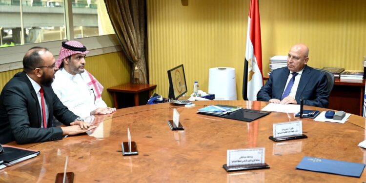 نائب رئيس مجلس الوزراء للتنمية الصناعية وزير الصناعة والنقل يبحث مع مجموعة كنان السعودية خطة المجموعة لإقامة مجمع للصناعات النحاسية والمعدنية في مصر باستثمارات 2 مليار جنيه