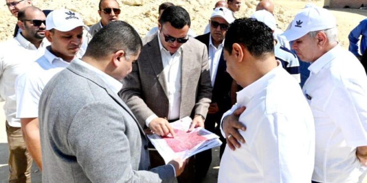 وزير الإسكان: تعظيم الاستفادة من محطة صرف 6 أكتوبر