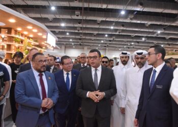 جولة موسعة لوزير الإسكان ورئيس جمعية المطورين العقاريين داخل أجنحة معرض سيتي سكيب مصر 2025 