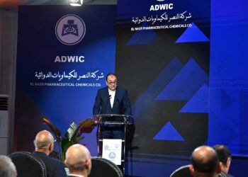 وزير قطاع الأعمال العام: شركة النصر للكيماويات الدوائية تشهد ميلادًا جديدًا بعد عملية تطوير وتحديث شاملة امتدت على مدار الشهور الماضية