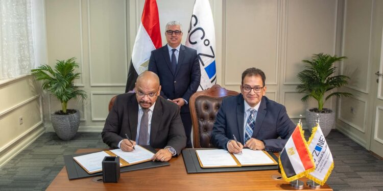 رئيس اقتصادية قناة السويس يشهد توقيع عقد مشروع شركة بيمك إيميجينغ (BMEC Imaging) للتكنولوجيا الطبية بالمنطقة الصناعية بالسخنة
