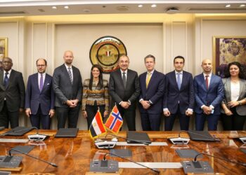 وزيرا قطاع الأعمال العام والتخطيط وسفير النرويج يشهدون توقيع خطابات نوايا لتمويل مشروع “دندرة” للطاقة الشمسية لتغذية مجمع “مصر للألومنيوم” بالطاقة النظيفة