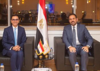 وزير الاستثمار يبحث مع الرئيس التنفيذي لجهاز مستقبل مصر التعاون في مجالات دعم سلاسل الإمداد وتوريد السلع الاستراتيجية