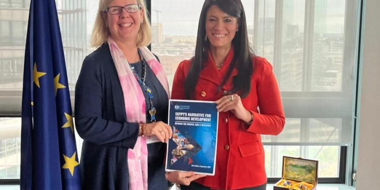 وزيرة التخطيط تستهل مشاركتها بالنسخة الثانية من منتدى «البوابة العالمية 2025» بلقاء مديرة الشئون المالية بالمفوضية الأوروبية