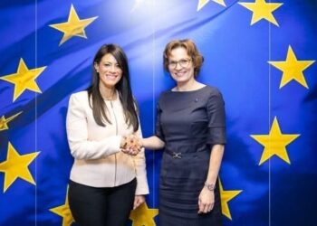 «المشاط» تبحث مع المفوض الأوروبي للبيئةجهود تنفيذ آلية تعديل حدود الكربون CBAM وتطورات برنامج «نُوفّي»