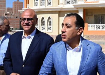 رئيس الوزراء يستعرض الموقف التنفيذي العام للمشروعات الجاري تنفيذها بمختلف مدن ومراكز القليوبية