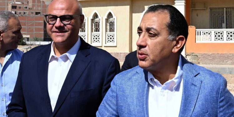 رئيس الوزراء يستعرض الموقف التنفيذي العام للمشروعات الجاري تنفيذها بمختلف مدن ومراكز القليوبية