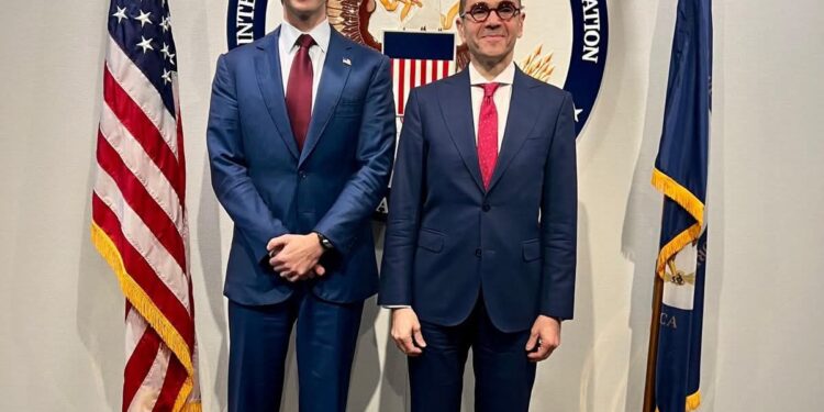 وزير الاستثمار يلتقي الرئيس التنفيذي للمؤسسة الأمريكية للتمويل من أجل التنمية بواشنطن