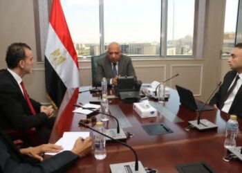 وزير الكهرباء يبحث مع شركة “K&K” الإماراتية الخطوات التنفيذية لمشروع الربط الكهربائي مع إيطاليا