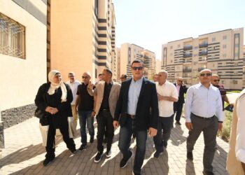 وزير الإسكان يتفقد وحدات المبادرة الرئاسية “سكن لكل المصريين” بمدينة العاشر من رمضان 