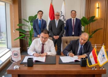 رئيس اقتصادية قناة السويس يشهد توقيع عقود 4 مشروعات جديدة بالمنطقة الصناعية بالسخنة باستثمارات تتجاوز 65 مليون دولار..