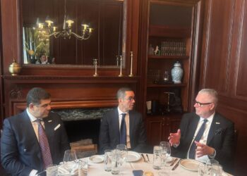 وزير الاستثمار يلتقي الرئيس التنفيذي لشركة “فوربس” العالمية لبحث التعاون في تنفيذ مشروع برج فوربس الدولي بالعاصمة الإدارية