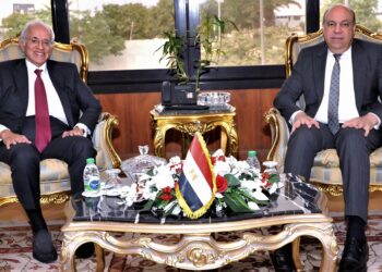 وزير الطيران المدني يستقبل رئيس مجموعة “كوبيلوزوس” اليونانية لمتابعة فرص التعاون والاستثمار في مجال إدارة وتشغيل المطارات