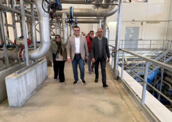 وزير الإسكان يواصل زيارته للمشروعات الرائدة لشركة “أكسيونا ” الإسبانية في مجال معالجة مياه الصرف الصحي والحمأة