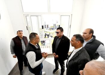 وزير الإسكان يتفقد برج LD04 ضمن الأبراج  الشاطئية وكومبوند” مزارين” والحي اللاتيني بمدينة العلمين الجديدة