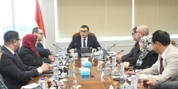 وزير الإسكان يتابع سير العمل بقطاع التخطيط والمشروعات بهيئة المجتمعات العمرانية