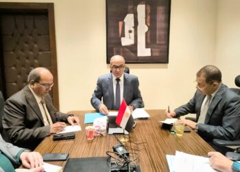 نائب وزير الإسكان يعقد اجتماعا لمتابعة الاحتياجات من الطلمبات لشركات مياه الشرب والصرف الصحي