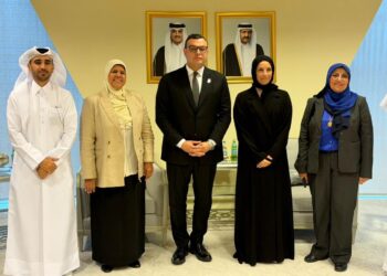 وزير الإسكان يبحث مع وزيرة التنمية الاجتماعية والأسرة القطريةتعزيز أوجه التعاون وتوفير السكن الملائم