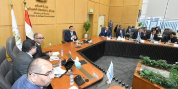 وزير الإسكان يعقد اجتماعاً موسعًا لمتابعة الموقف التنفيذي لمشروعات المبادرة الرئاسية “حياة كريمة” لتطوير قرى الريف المصري