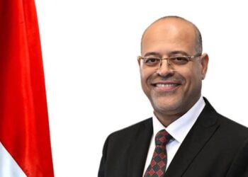 وزير العمل يقرر إيقاف نشاط 11 شركة لإلحاق العمالة بالخارج لمخالفتها أحكام القانون