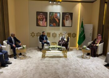 وزير الإسكان يتفقد أجنحة معرض “إيفات السعودية 2026” بالرياض لبحث توطين التكنولوجيا وجذب الاستثمارات العالمية