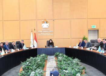 وزيرة الإسكان تعقد اجتماعًأ موسعًا لمتابعة موقف تنفيذ مشروعات المبادرة الرئاسية “حياة كريمة