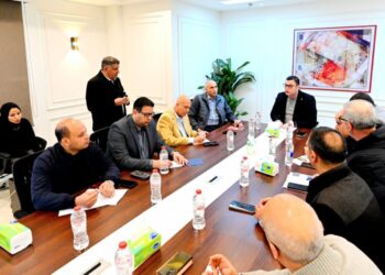 وزير الإسكان يعقد اجتماعا بمقر جهاز “مدينة حدائق أكتوبر” لمتابعة سير العمل بالمشروعات الجارية