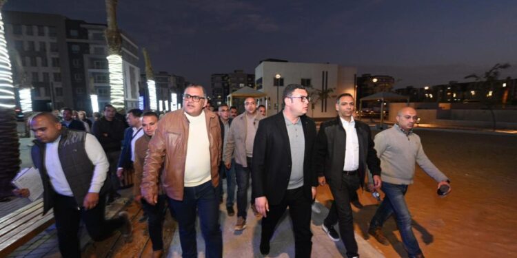 وزير الإسكان يتفقد مشروعات محطة محولات كهرباء توسعات شرق والمشروع السكني ” bliss gate” و “جنة ٤” بمدينة الشيخ زايد