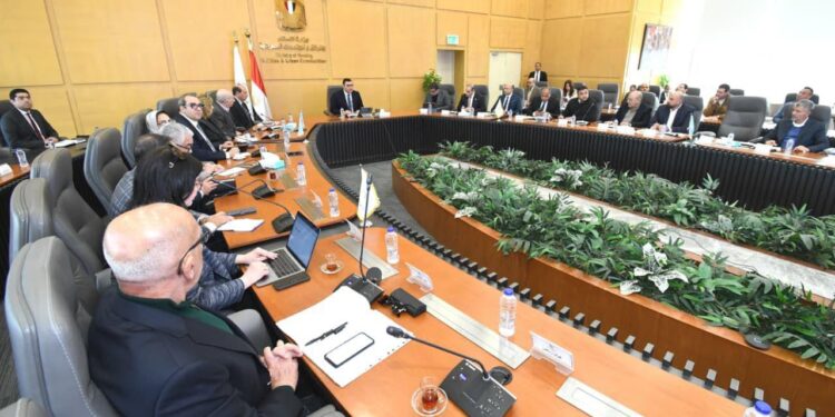 وزير الإسكان يعقد اجتماعاً لمتابعة مشروع تطوير موقع التجلي الأعظم بسانت كاترين