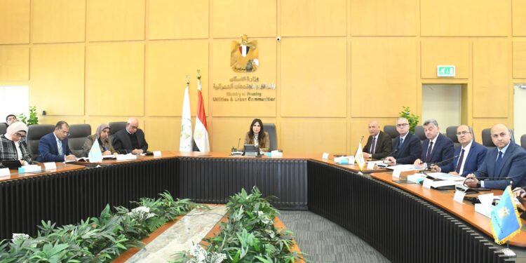 المهندسة راندة المنشاوي: ملف مياه الشرب والصرف الصحي يمثل أولوية قصوى لما له من تأثير مباشر على جودة حياة المواطنين