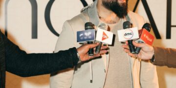 محمد منير يغني ” في حتة لوحدى .. والنيل دا حكايتي ” ضمن حملة تشويقية ” لنوفارا هولدينج “