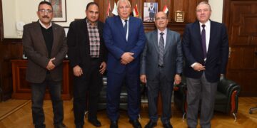 القابضة للمياه تستقبل محافظ مطروح لبحث آليات تحسين خدمات مياه الشرب والاستعداد لموسم الصيف