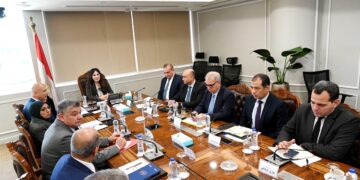 المهندسة راندة المنشاوي تؤكد أهمية تعميق التصنيع المحلي لمكونات مشروعات المرافق بما يسهم في تقليل الاعتماد على الاستيراد وخفض التكاليف