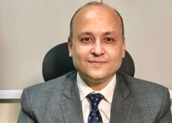 وزيرة الإسكان تُصدر قرارًا بتكليف المهندس عمرو خطاب مساعدًا لوزير الإسكان للشئون الفنية والمشروعات