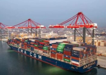 تحرك حكومي لتأمين حركة التجارة.. العمل بالموانئ والمنافذ الجمركية بكامل طاقتها طوال الأسبوع