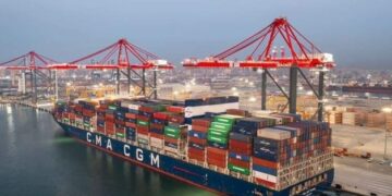 تحرك حكومي لتأمين حركة التجارة.. العمل بالموانئ والمنافذ الجمركية بكامل طاقتها طوال الأسبوع